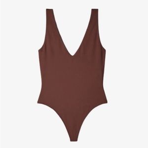 NWT Aritzia Contour V Neck Bodysuit in Coffee Bean Size M
